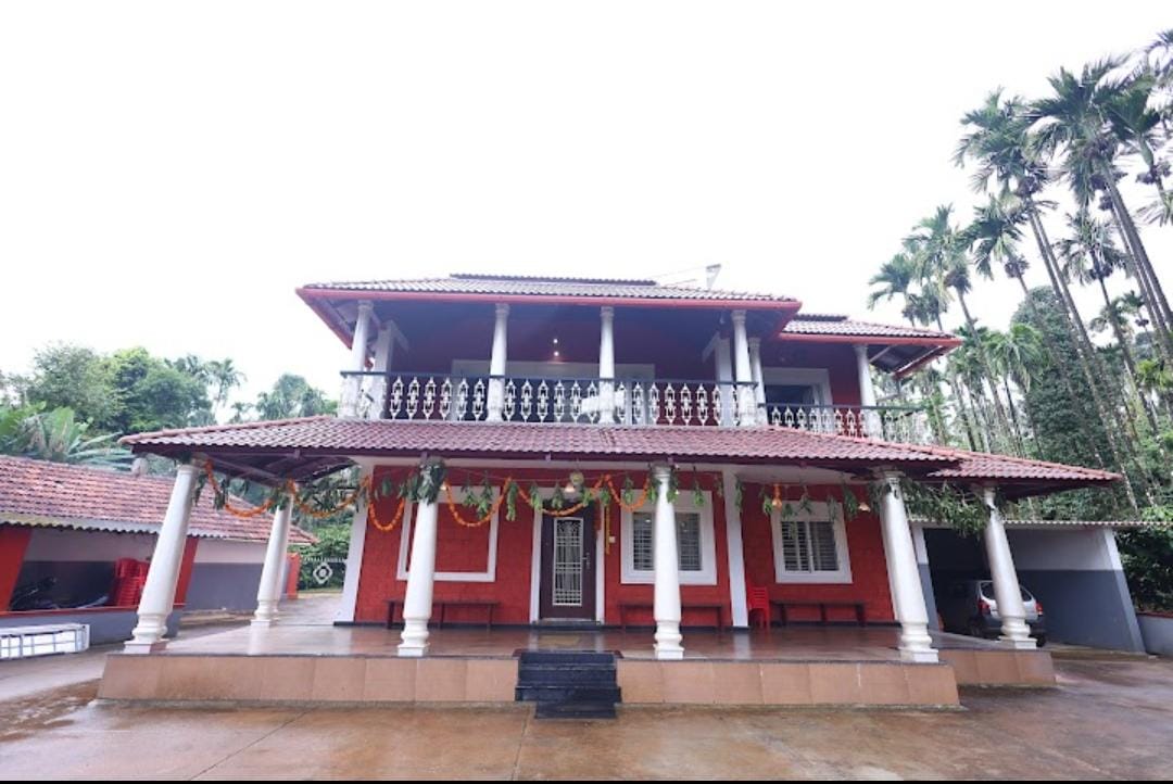 Baanaadi Homestay - Tap to explore photos