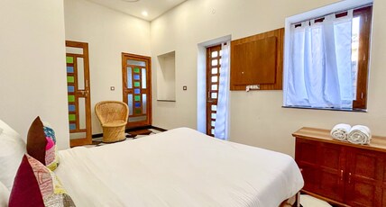 Hotel Vasudev Niwas Room Type - Deluxe Big room