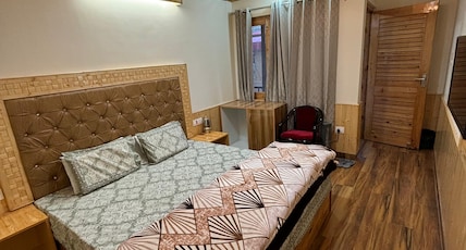 Vizvei Home Stay Room Type - Super Delux - Mountain View Vizvei Home Stay Room Type - Super Delux - Mountain View