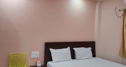 Hotel Aradhya Room Type - DOUBLE BED AC