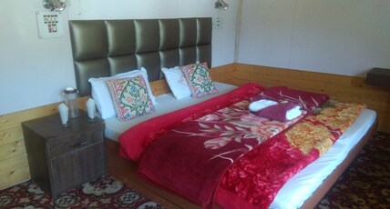 hotel white house Room Type - Deluxe Room With River View