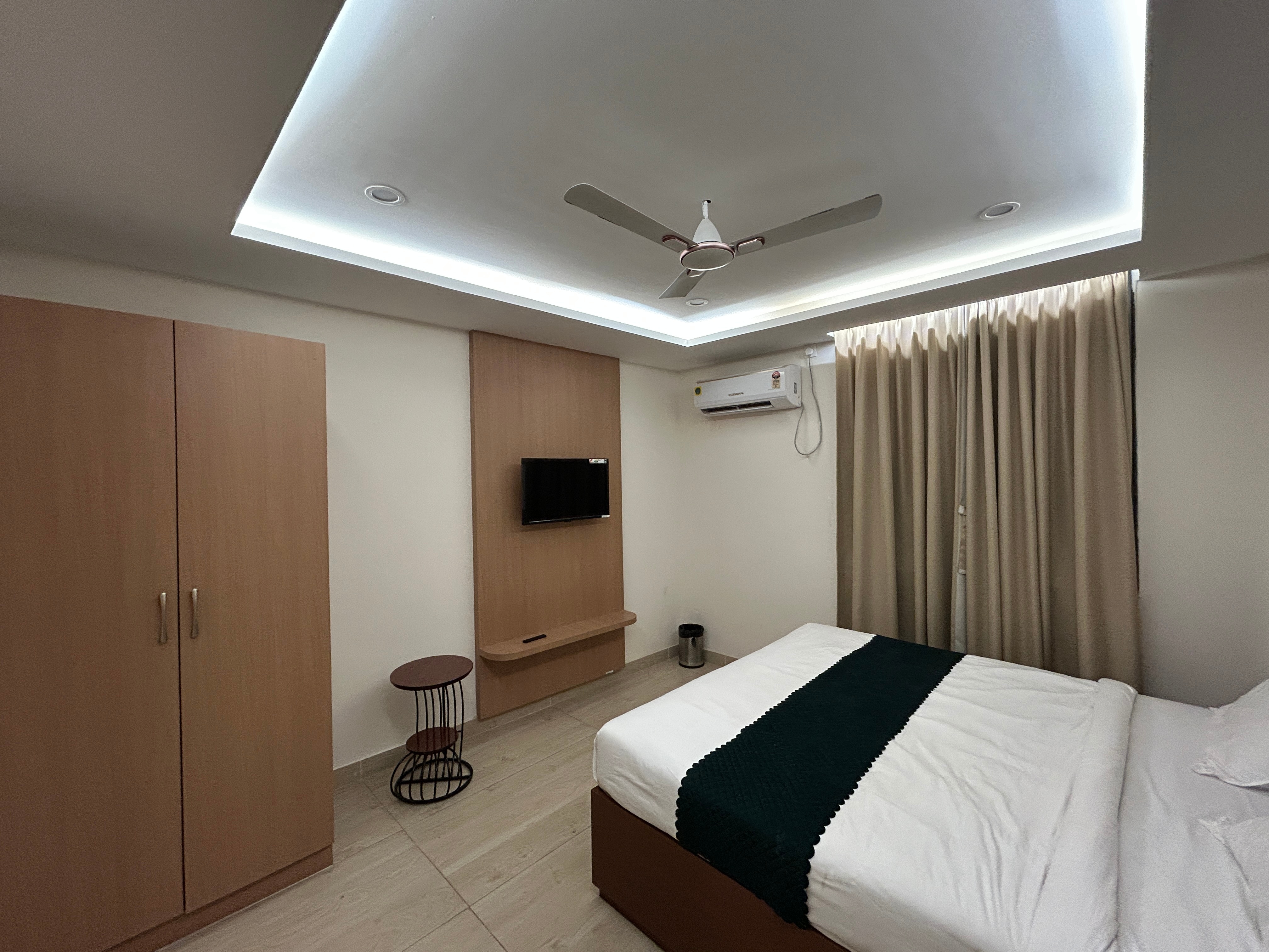 Hotel Ananta - Tap to explore photos
