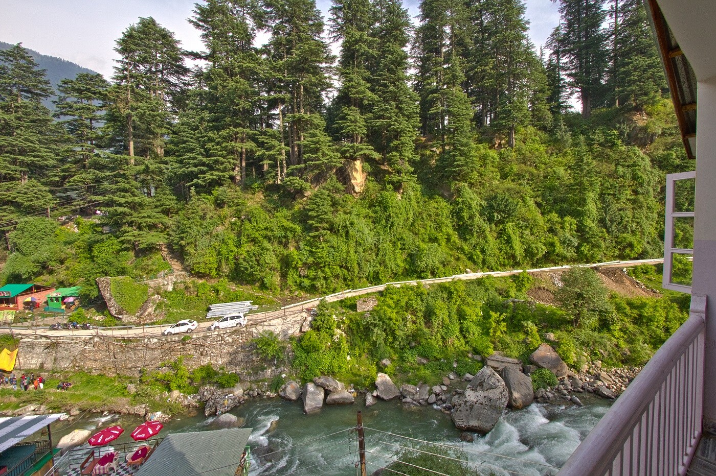 Hotel Dream River (Near Old Manali Cafes) - Tap to explore photos