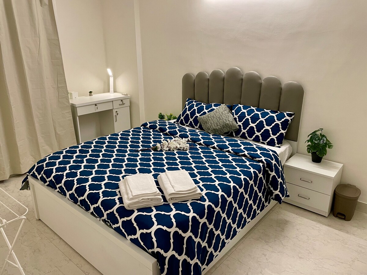 2 BHK Lake View Powai - Tap to explore photos