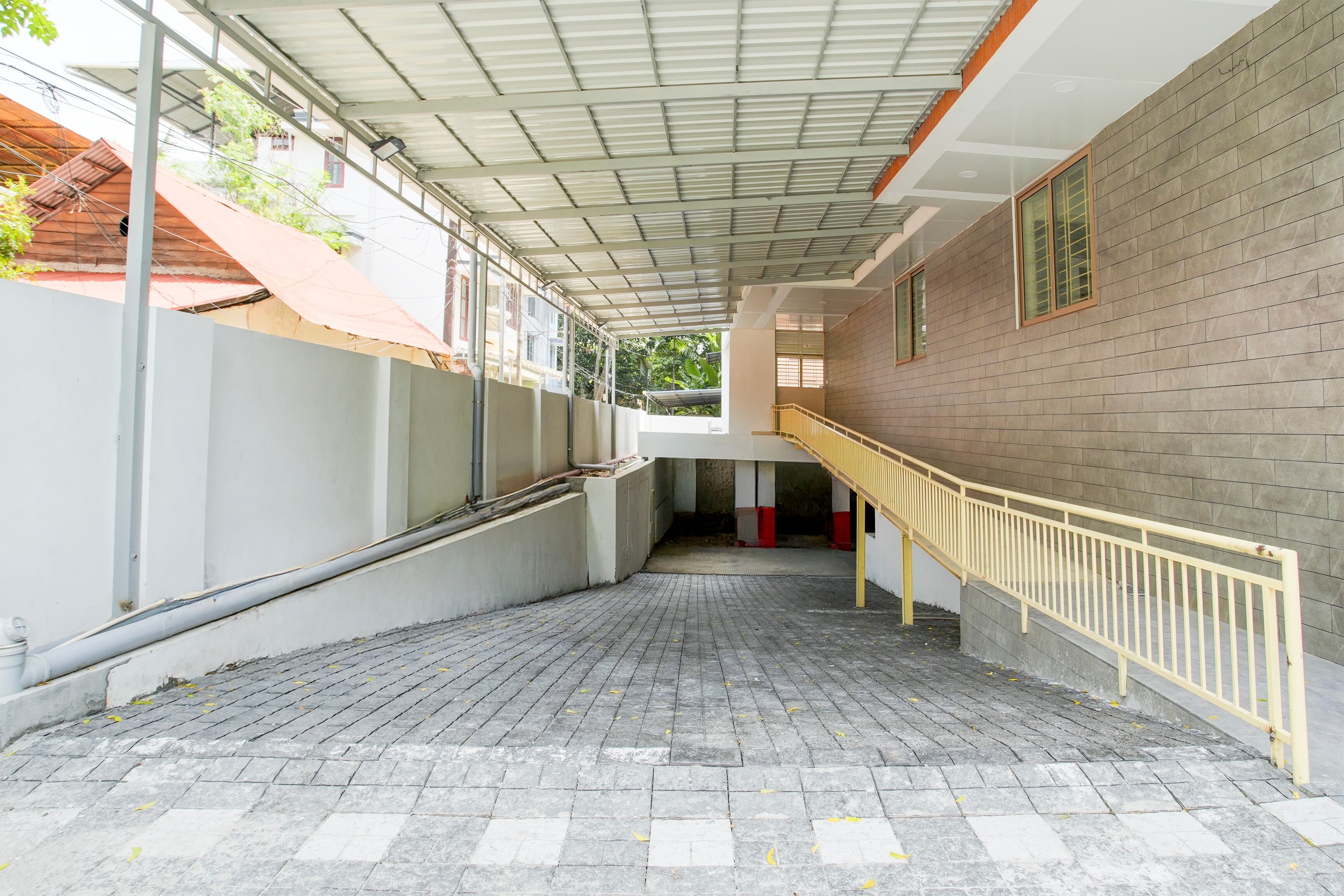 Hotel O SAN SQUARE - Tap to explore photos