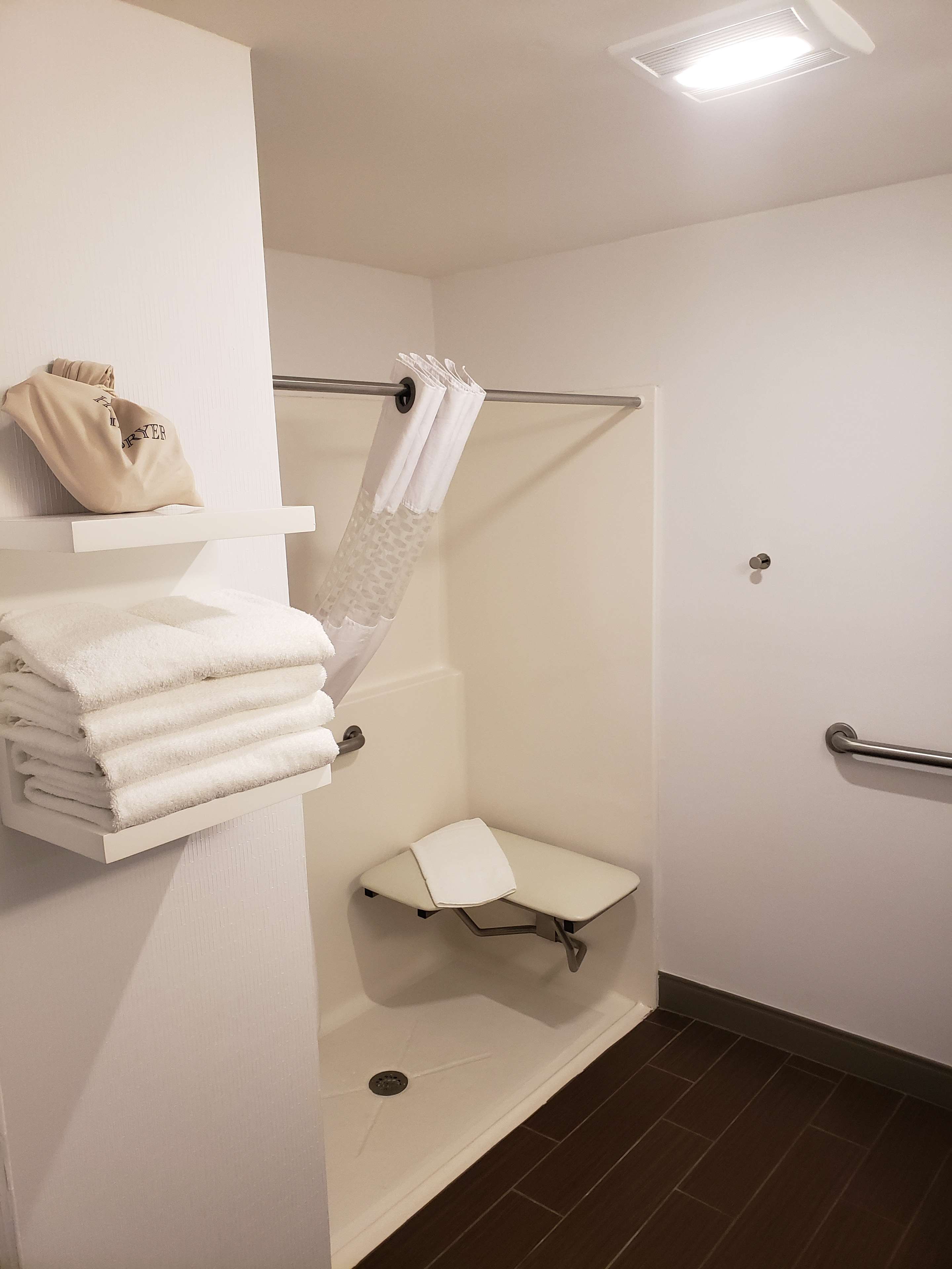 Hampton Inn Tulsa Broken Arrow - Tap to explore photos