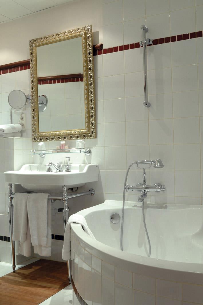 Best Western Premier Trocadero La Tour - Tap to explore photos