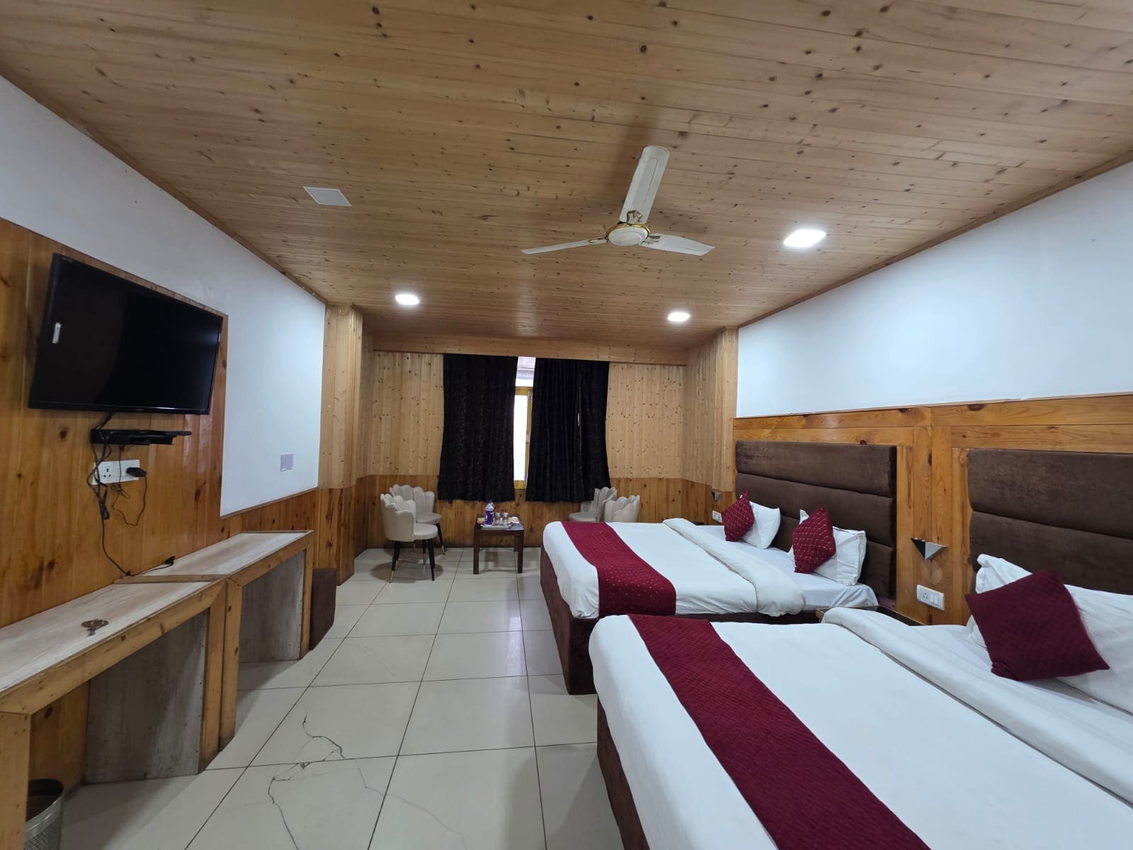 Hotel Parin - Tap to explore photos