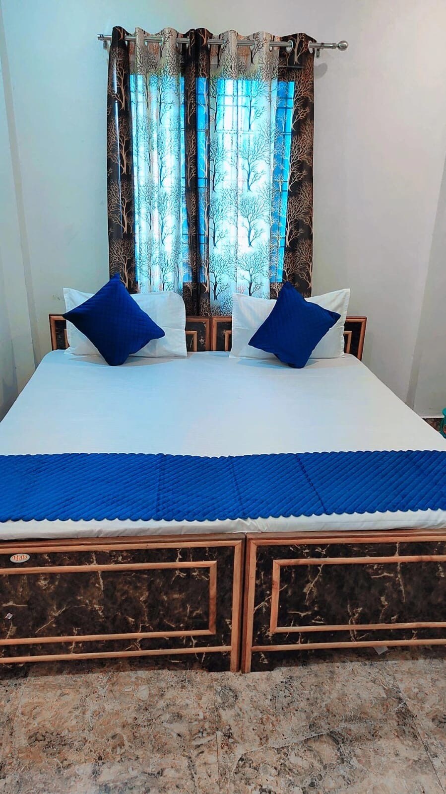 Hotel Shree Om Palace - Tap to explore photos