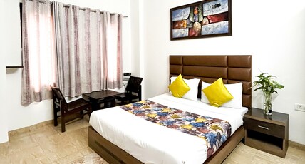 RUNWAY RESIDENCY @ PITAMPURA Room Type - Standard Room