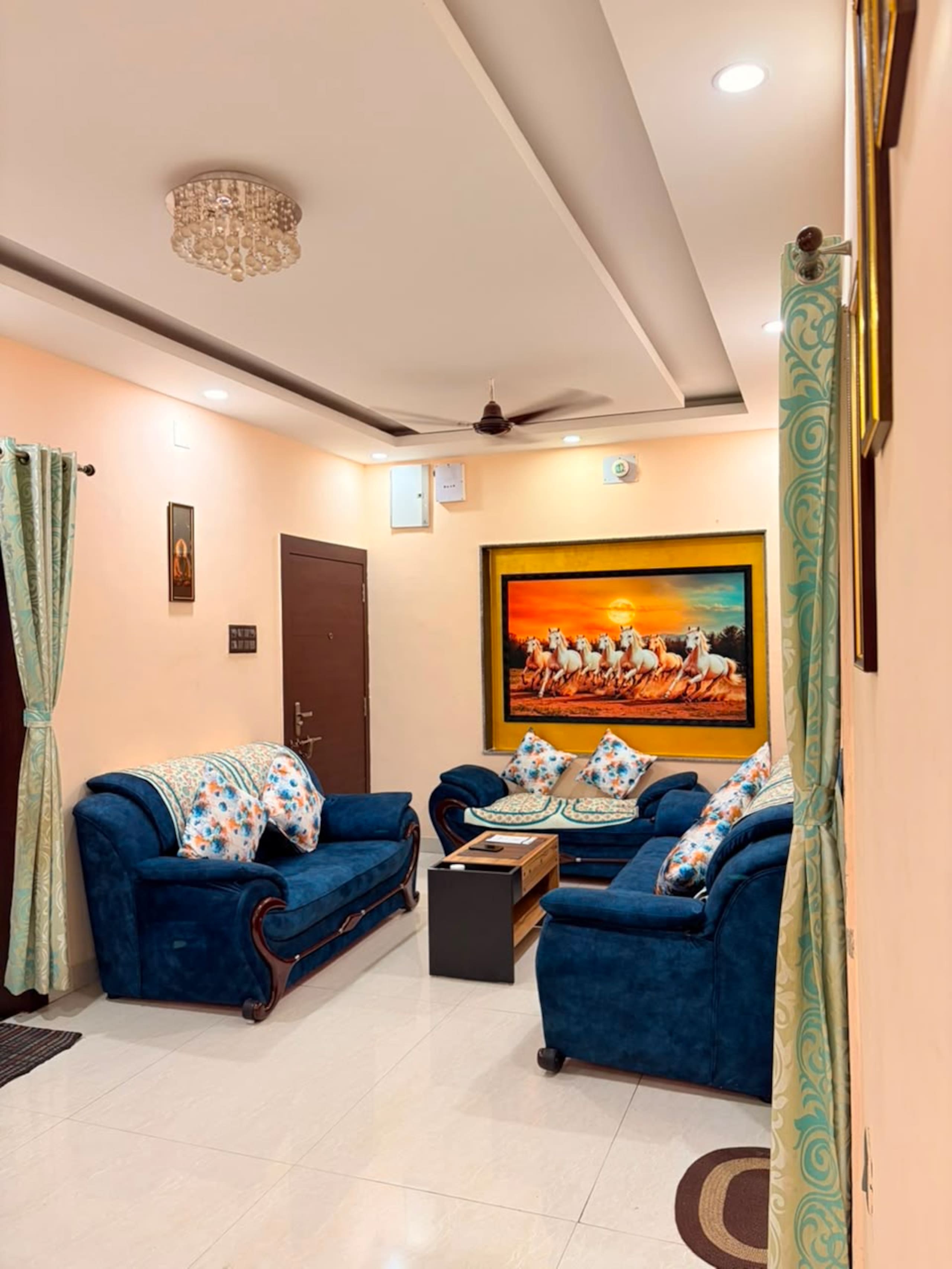 Luxury 3BHK NearAirport and Railway Ashoka Home - Tap to explore photos