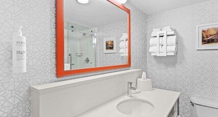 Hampton Inn Chicago-Naperville Room Type - 1 KING BED NON SMOKING