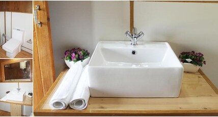 Naaz Kashmir (A Luxury Houseboat) Room Type - Lotus Suite Room Naaz Kashmir (A Luxury Houseboat) Room Type - Lotus Suite Room
