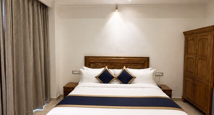 Hotel Indradhar Room Type - Premium Room With Balcony