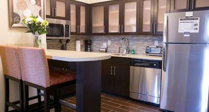 Staybridge Suites AUSTIN NORTH - PARMER LANE, an IHG hotel Room Type - 1 King Bed 1 Bedroom Suite Sofa Bed