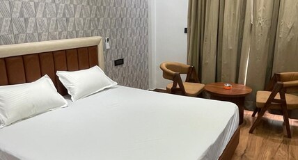 Purav Vatika & Hotel Room Type - Superior Room