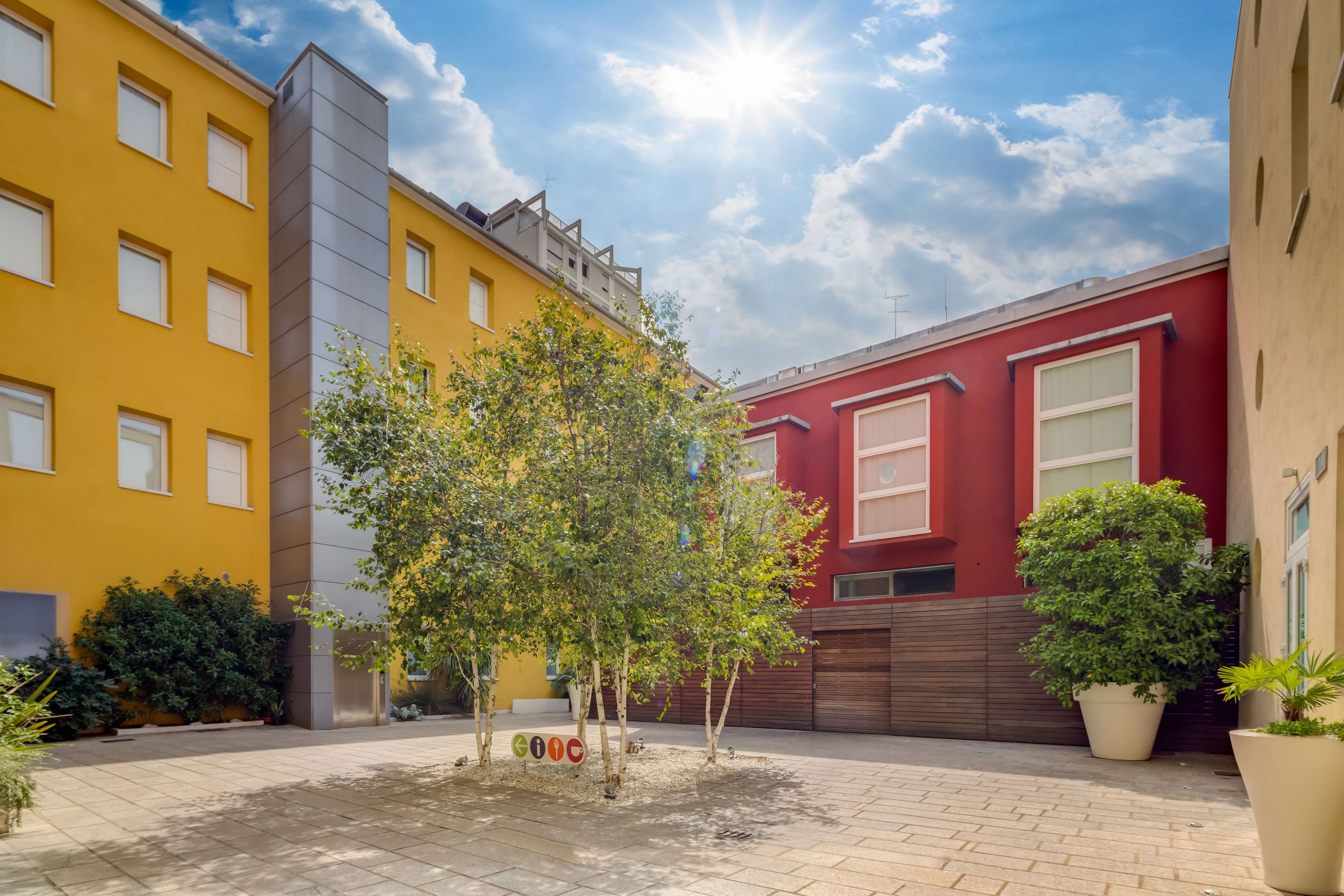 Best Western Plus Hotel Bologna - Tap to explore photos