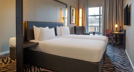 DoubleTree by Hilton Edinburgh City Centre Room Type - TWIN ROOM TWO SINGLE BEDS