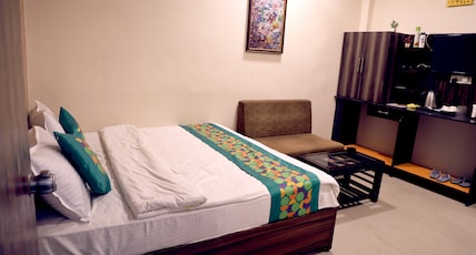 Hotel Alankar Room Type - Oak Room