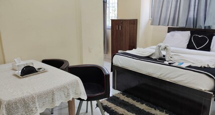 Blue Bird Service Apartment Room Type - Deluxe