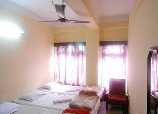 hotel geetanjali Room Type - Tripple Non Ac room