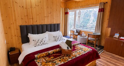 Sissu Inn Room Type - Superior Private Room With Balcony 