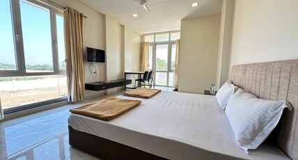 HOTEL DESERT INN Room Type - AC DELUXE ROOM
