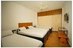 Athidhi Comfort E Premium Hostel Bed & Breakfast