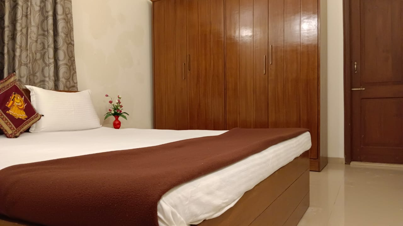 Meadows Villa - Tap to explore photos