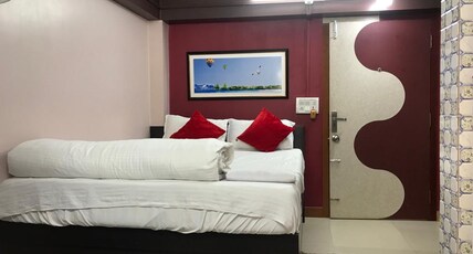 STAR VIEW GUEST HOUSE Room Type - Standard Room WITH WORK DESK