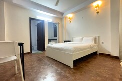 Hotel KUNDAN PALACE Near Apollo Hospital