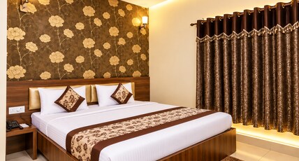 Hotel Sunshine Inn Room Type - Deluxe Room Hotel Sunshine Inn Room Type - Deluxe Room