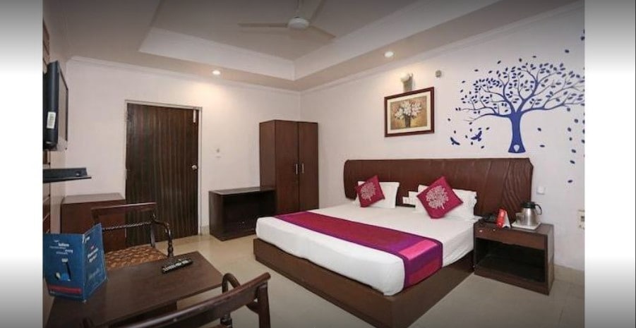 Hotel Rivieraa - Tap to explore photos