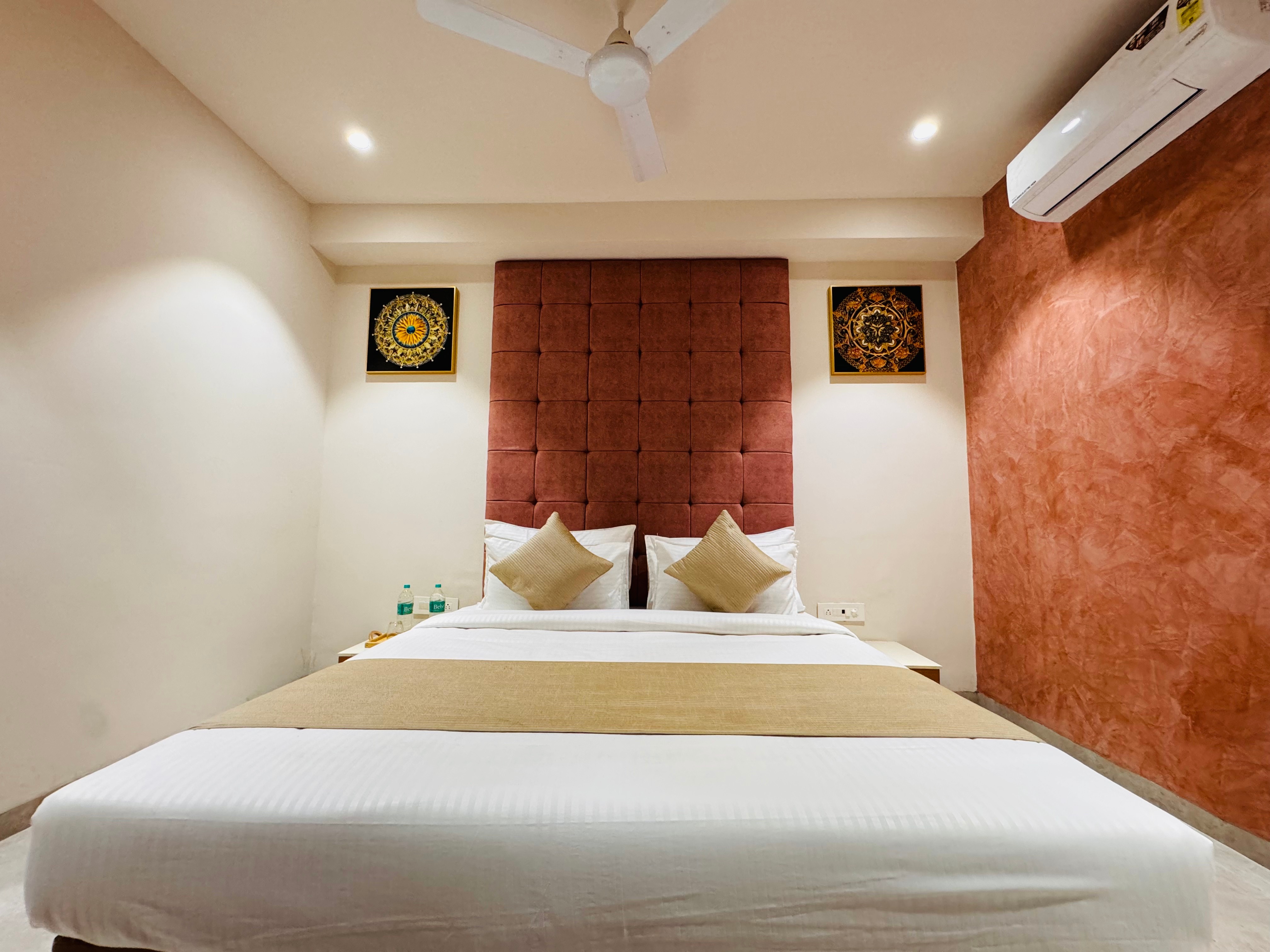Hotel Rudhav Palace - Tap to explore photos