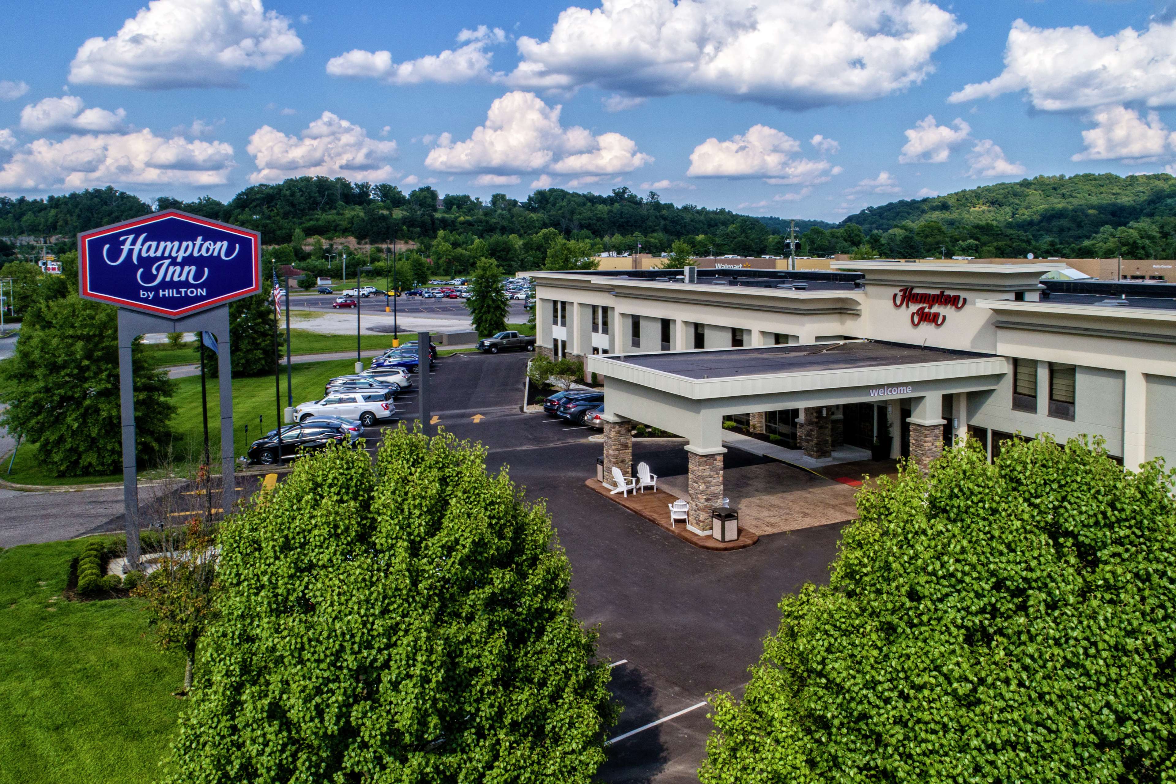 Hampton Inn by Hilton Ashland - Tap to explore photos