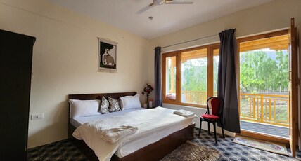 Yanglha Guest Room Type - Deluxe Mountain View Room