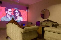 Instay M56 | 8/10 Entire 2BHK Apt with Theatre Screen