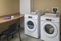 Holiday Inn Express & Suites SPRINGFIELD