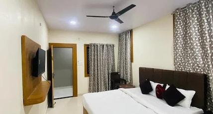 FabHotel Jagruti Inn Room Type - Deluxe Room