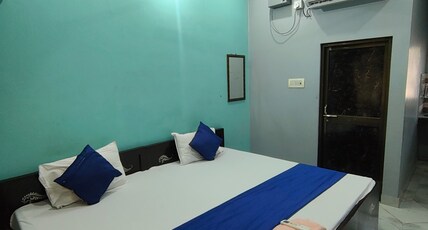 Shri Janki Raman Kunj 5 minut from Ram Mandir. Room Type - DOUBLE BED