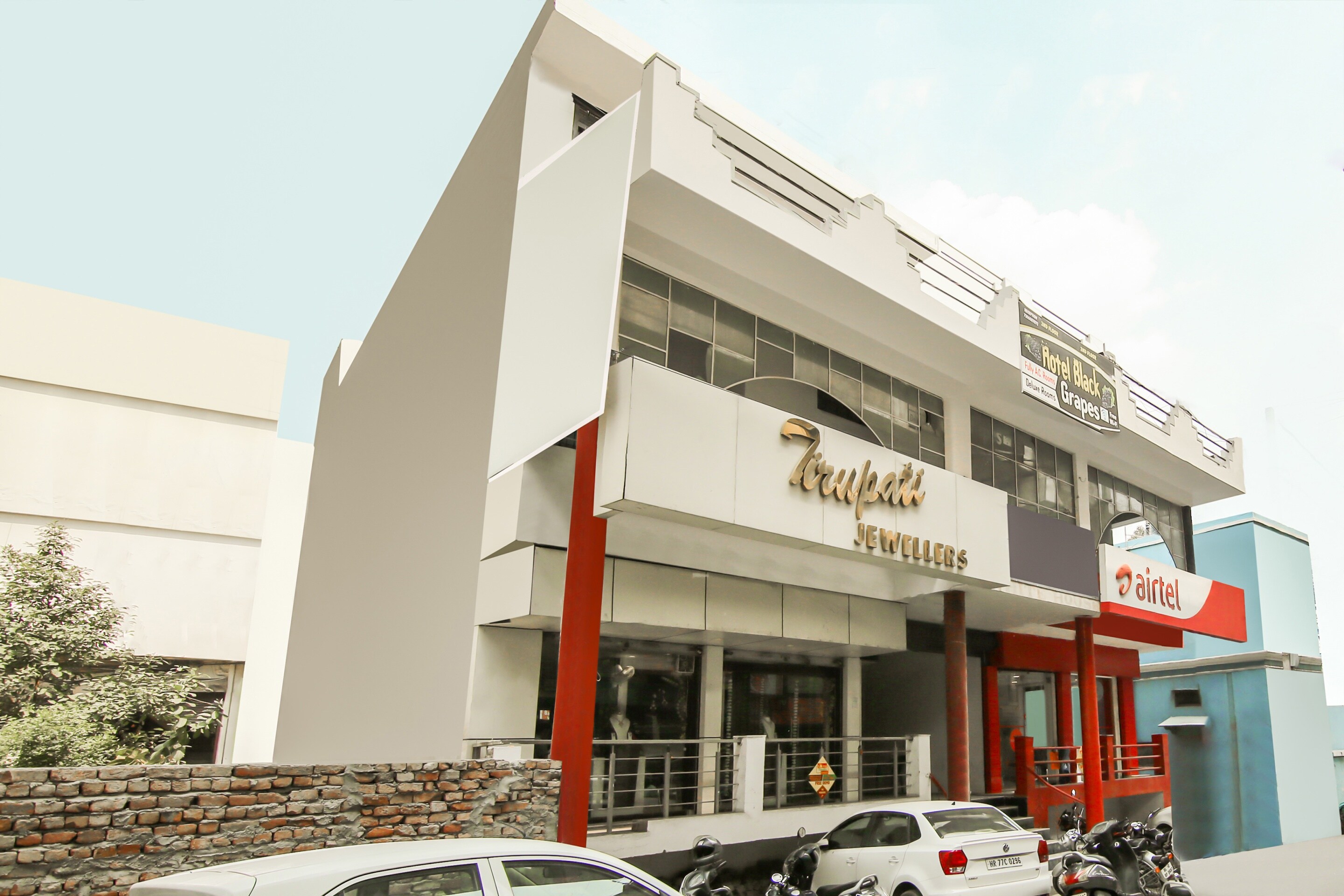 Hotel O Black Grapes - Tap to explore photos