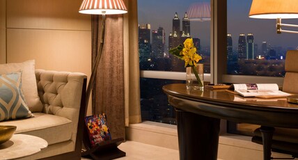 Raffles Jakarta Room Type - Signature Twin Room NS