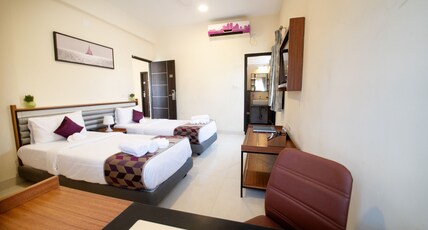 Purple Cloud Urban Room Type - Deluxe Twin Room