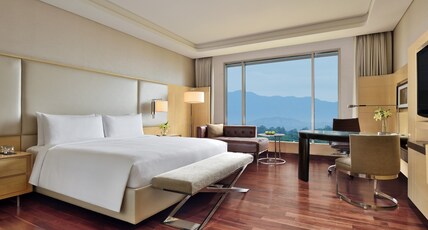 JW Marriott Chandigarh Room Type - Executive Club King with Bathtub