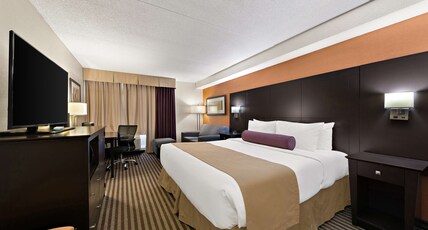 Best Western Plus Toronto North York Hotel & Suites Room Type - 1 King Bed, Non-Smoking, Flat Screen Television, Sofabed For One Person, Microwave And Refrigerator, Best Western Plus Toronto North York Hotel & Suites Room Type - 1 King Bed, Non-Smoking, Flat Screen Television, Sofabed For One Person, Microwave And Refrigerator,