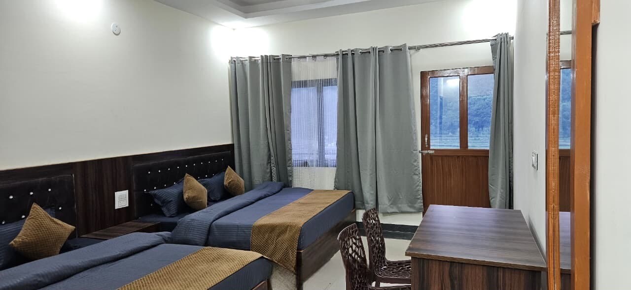 Hari om Tatsat by Elite Travellers - Tap to explore photos