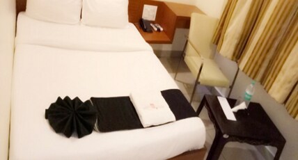 Hotel G Square Room Type - Standard Queen Bed Room