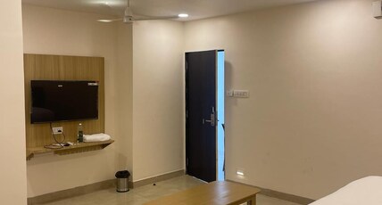treeyo hotels Room Type - gold suite