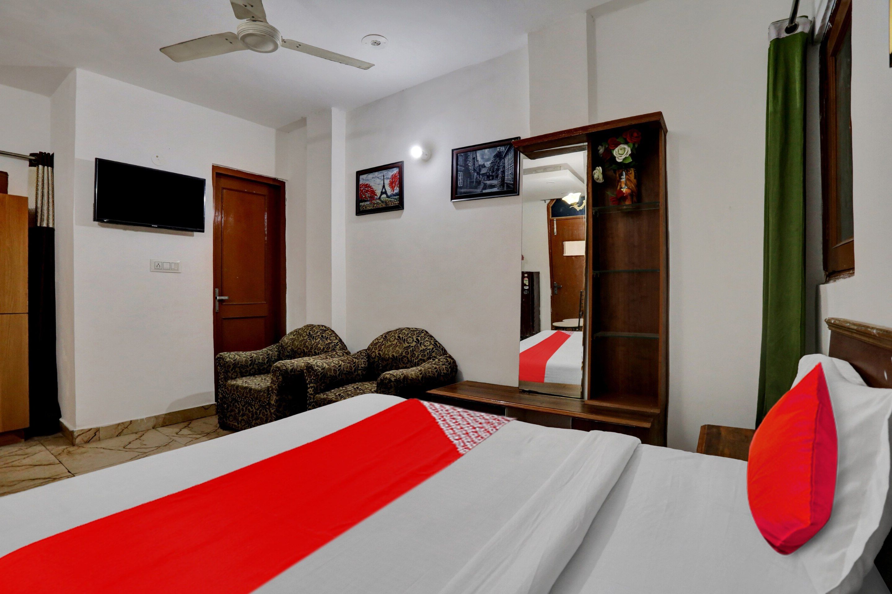 Hotel O by OYO TSA - Tap to explore photos