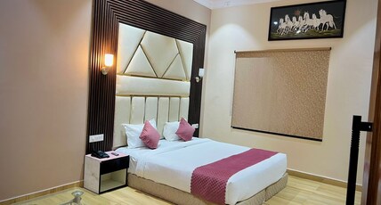 Hotel Arjun Palace Room Type - Master Bed Room